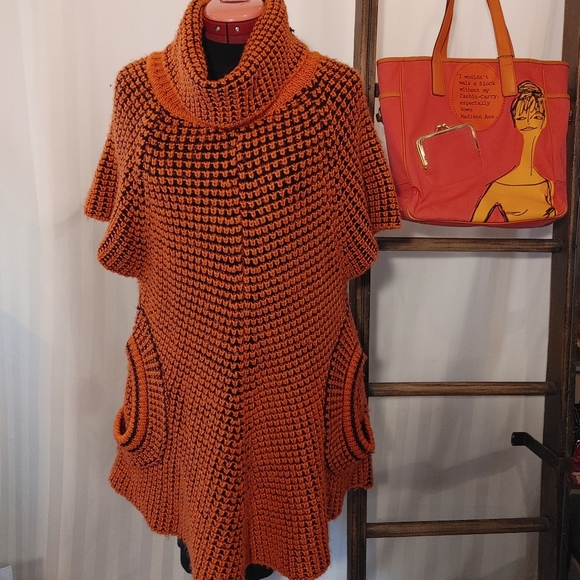 Fun Vintage Sweater - Picture 3 of 9